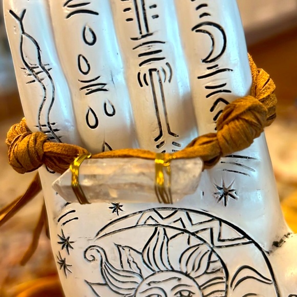 BOHO VEGAN TAN SUEDE SEMI PRECIOUS NATURAL QUARTZ CRYSTAL BRACELET - Picture 2 of 3